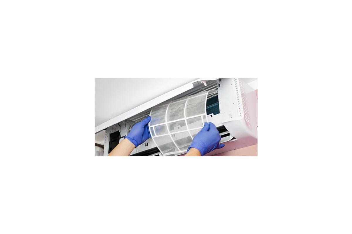 Vệ sinh máy lạnh bao nhiêu tiền? Cần lưu ý những gì?