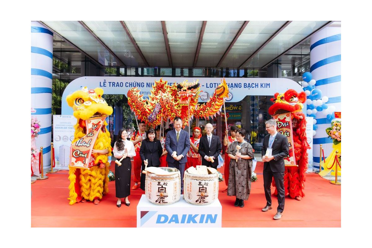 Lễ mừng Daikin Air Tower cùng lúc đạt 3 chứng nhận WELL - LEED – LOTUS hạng Bạch Kim