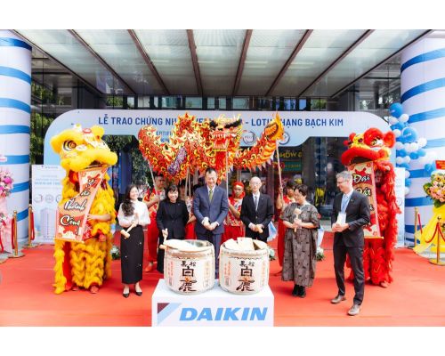 Lễ mừng Daikin Air Tower c&ugrave;ng l&uacute;c đạt 3 chứng nhận WELL - LEED &ndash; LOTUS hạng Bạch Kim